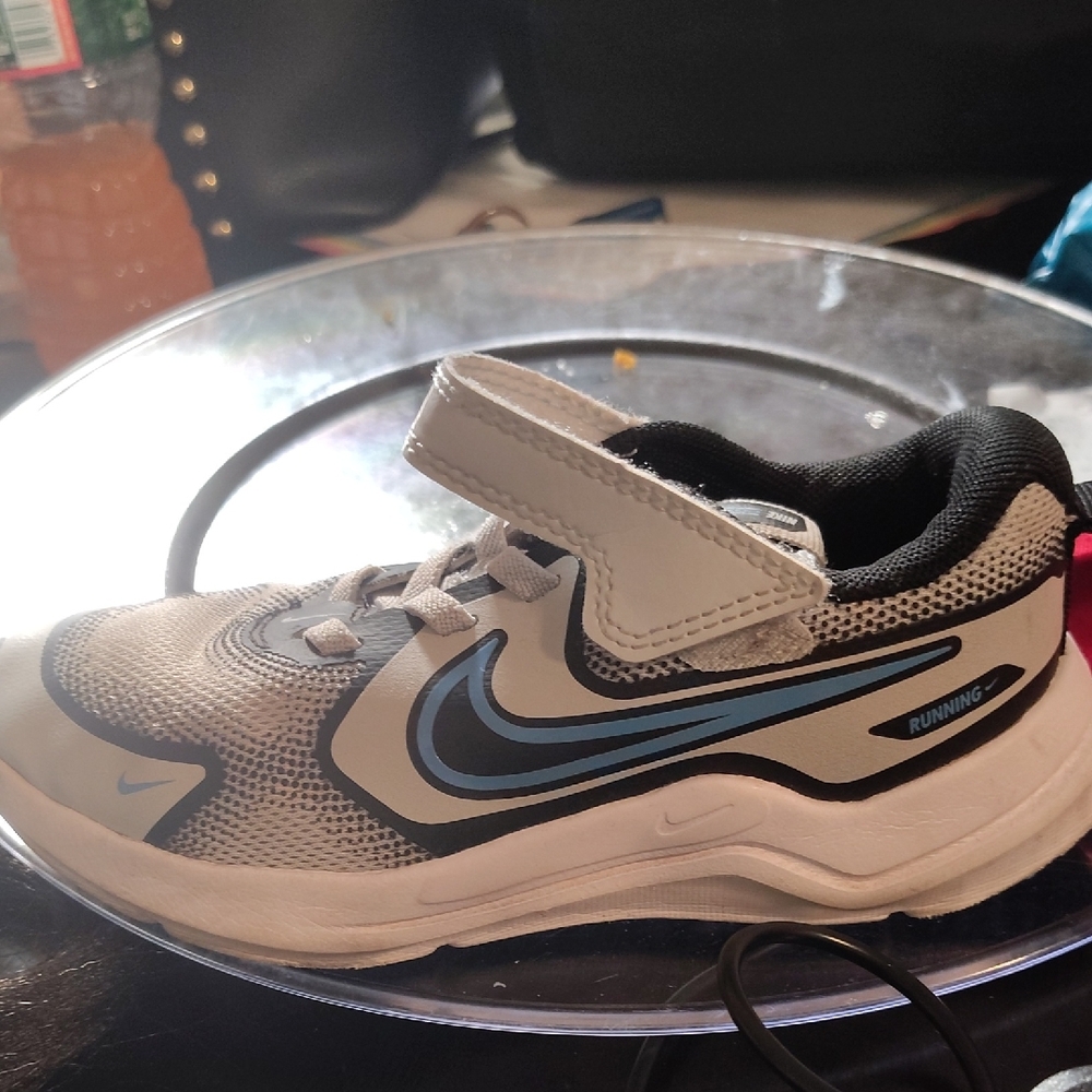 Nike Kids Sneakers - Black, White, and Blue